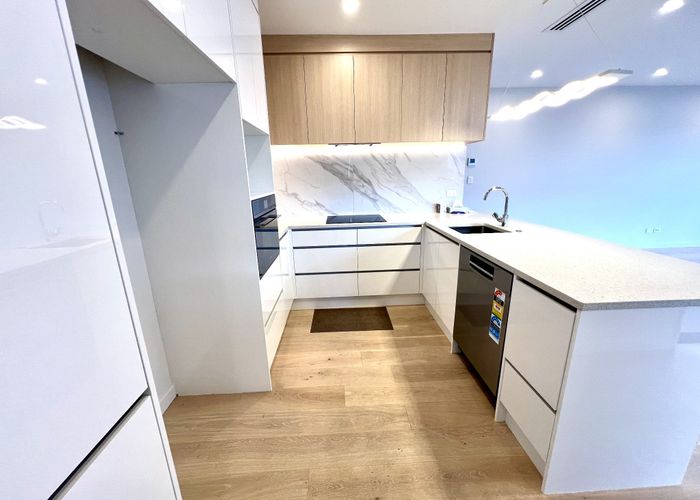  at 10 Rossbeg Lane, Flat Bush, Manukau City, Auckland
