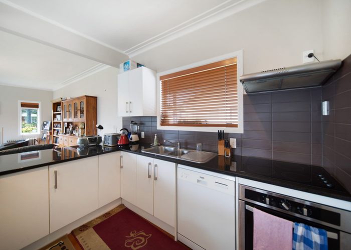  at 1/1 Robertson Road, Favona, Auckland