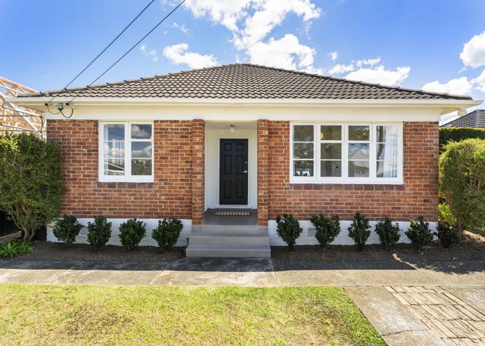  at 32 Bonnie Brae Road, Meadowbank, Auckland
