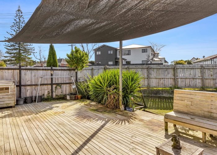 Free property data for 6 Glengarry Road, Glen Eden, Auckland homes.co.nz