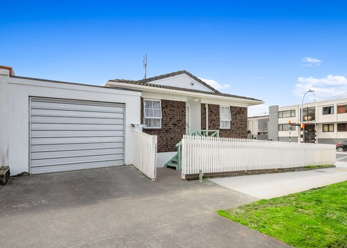  at 2/62 Grey Street, Onehunga, Auckland City, Auckland