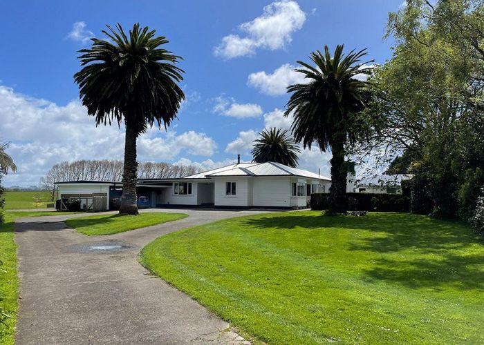  at 2523 Kimbolton Road, Kiwitea