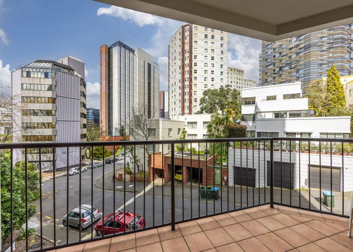  at 2D/6 Whitaker Place, Grafton, Auckland