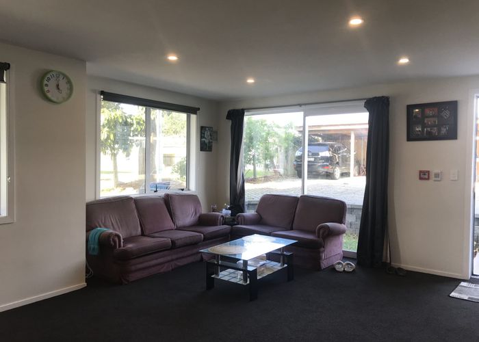  at 2/200 Pilkington Rd, Point England, Auckland City, Auckland