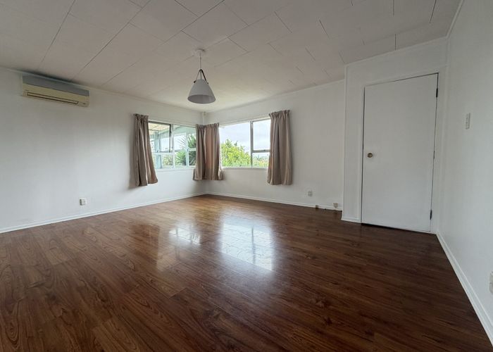  at 46 Meadowood Drive, Unsworth Heights, North Shore City, Auckland