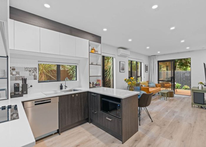  at 5/47 Beach Road, Te Atatu Peninsula, Waitakere City, Auckland