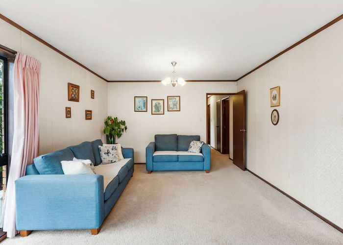  at 15 Mark Edward Drive, Half Moon Bay, Auckland