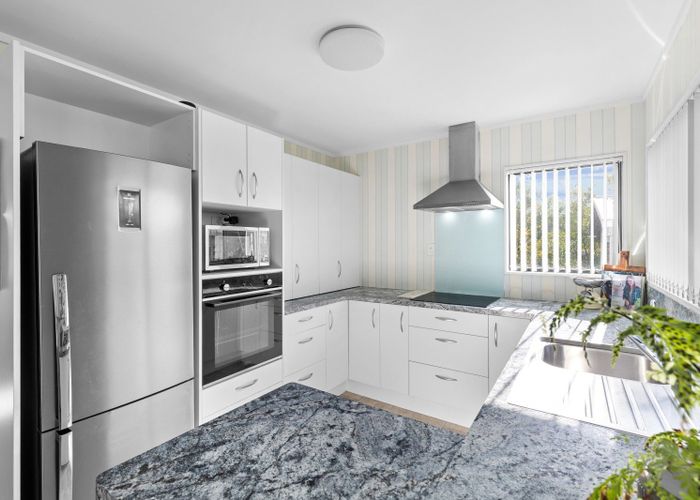  at 34 Roberts Line, Kelvin Grove, Palmerston North, Manawatu / Whanganui