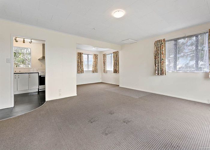  at 2/152 Aviemore Drive, Highland Park, Manukau City, Auckland