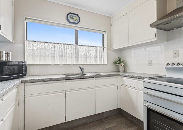  at 1/6 County Place, Tirau