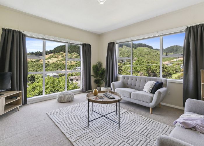  at 44 Raroa Terrace, Tawa, Wellington