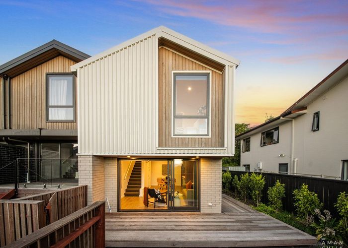  at 7/98 Walker Road, Point Chevalier, Auckland City, Auckland