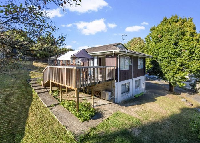  at 16 Bacot Place, Howick, Manukau City, Auckland