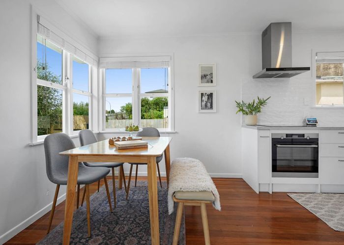  at 3 Wood Avenue, Howick, Manukau City, Auckland