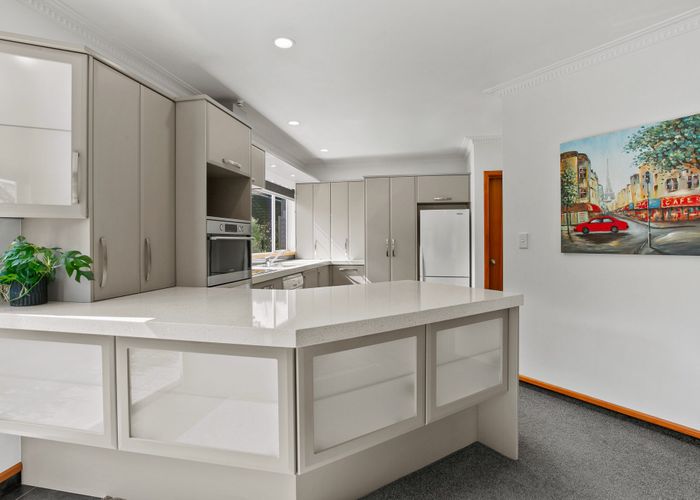  at 8A Spencer Place, Merrilands, New Plymouth