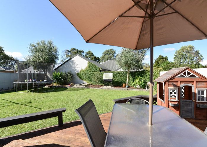  at 6 McNicol Street, Fairfield, Hamilton