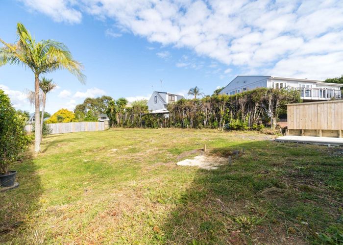  at 2/75 Marine Parade, Mellons Bay, Manukau City, Auckland