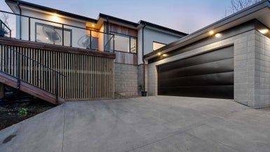  at 10 Beaufort Street, Pine Hill, Dunedin