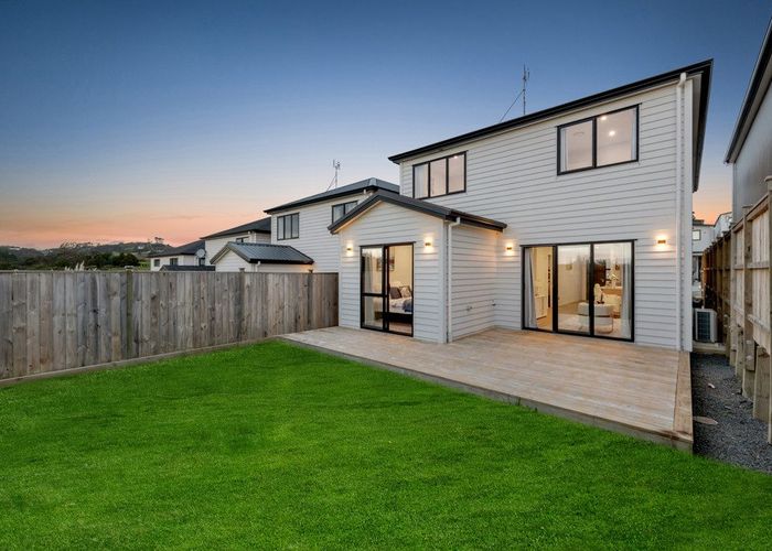  at 8 Frontier Lane, Flat Bush, Manukau City, Auckland