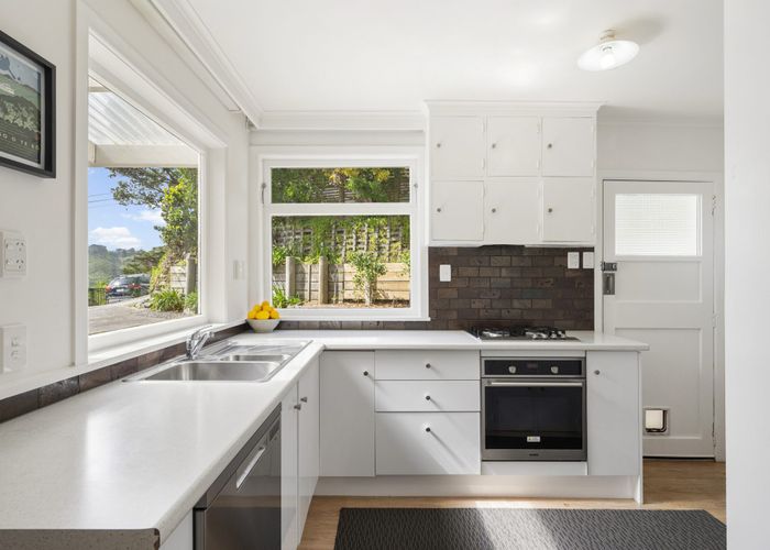  at 43A Nevay Road, Karaka Bays, Wellington