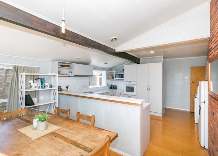  at 146 Old Farm Road, Hamilton East, Hamilton