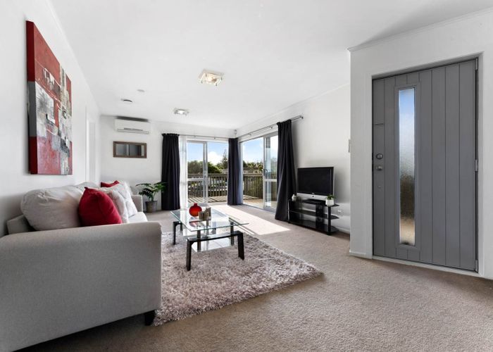  at 2 Longreach Drive, Sunnyvale, Waitakere City, Auckland