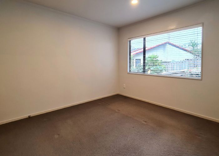  at 3 Atlantis Place, Totara Vale, Auckland