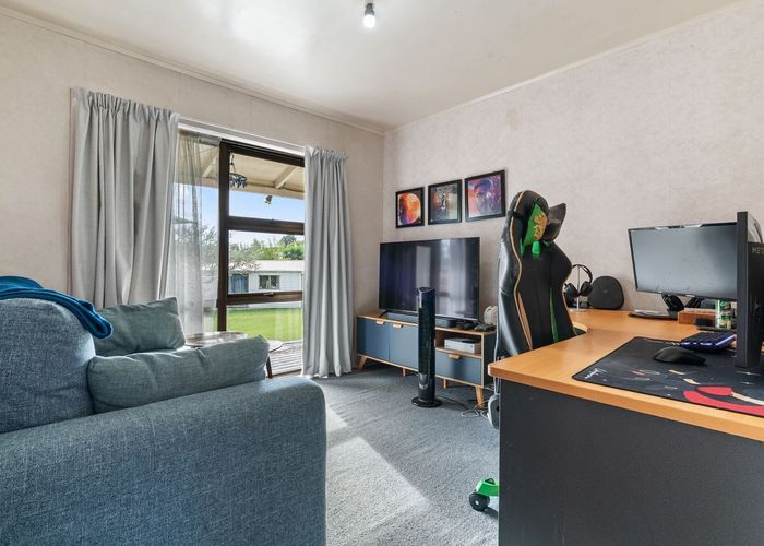 at 5 Aronia Way, Goodwood Heights, Manukau City, Auckland