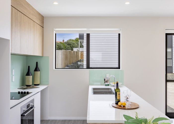  at 1-7 / 36 Tiroroa Avenue, Te Atatu South, Waitakere City, Auckland