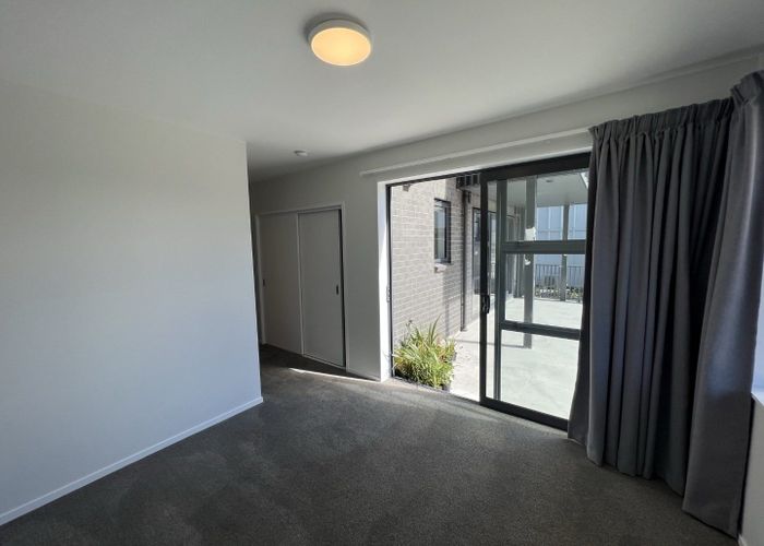  at 2/8 Glidepath Road, Hobsonville, Waitakere City, Auckland