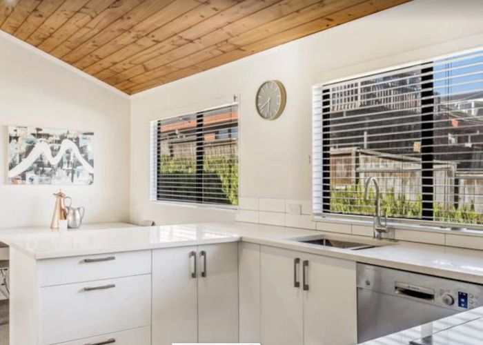  at 2/153 Whitford Road, Somerville, Manukau