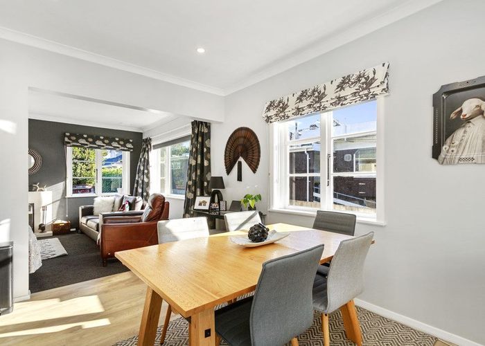  at 14 Whites Line West, Woburn, Lower Hutt