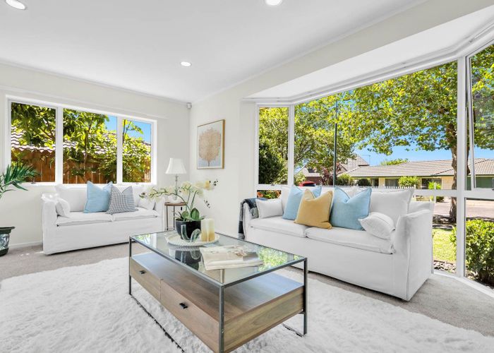  at 8 Lushington Place, Huntington Park, Manukau City, Auckland