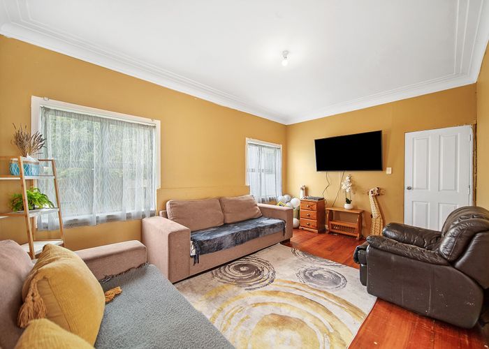  at 31 Vine Street, Mangere East, Auckland