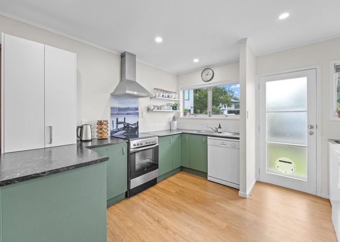  at 2/4 Illana Place, Ranui, Waitakere City, Auckland