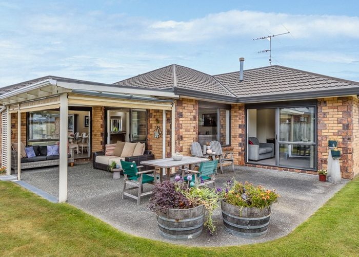  at 4 Kennedy Place, Waikanae Beach, Waikanae