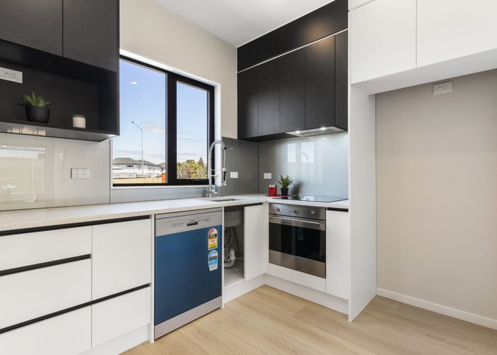  at 5/155 Te Atatu Road, Te Atatu South, Waitakere City, Auckland