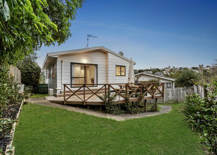  at 2/19 Greenvalley Rise, Glenfield, North Shore City, Auckland