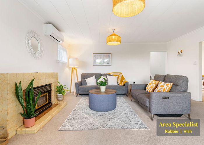 at 3 Eastglen Road, Glen Eden, Auckland