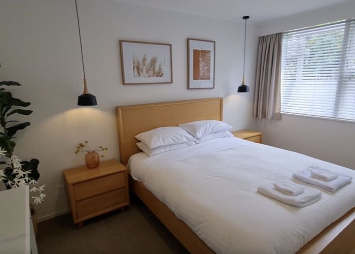  at 2/213 Jervois Road, Herne Bay, Auckland City, Auckland