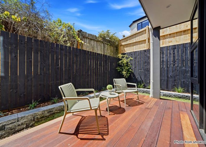  at Lot 4/584 Beach Road, Rothesay Bay, North Shore City, Auckland
