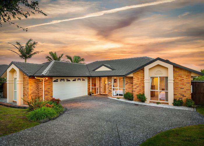  at 185 Sturges Road, Henderson, Auckland