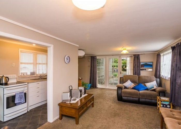  at 9 Hall Grove, Ebdentown, Upper Hutt