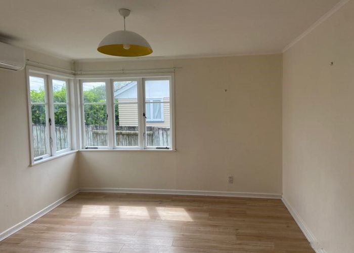  at 13 Flanshaw Road, Te Atatu South, Waitakere City, Auckland