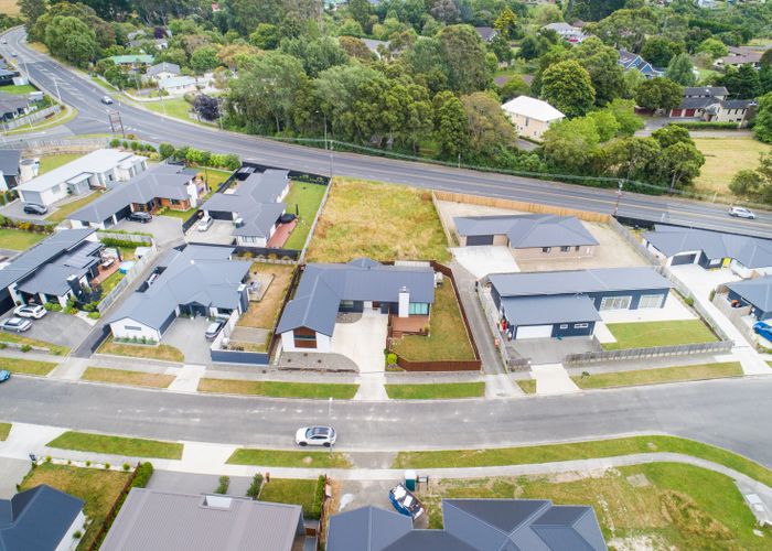  at 27 Coutts Way, Fitzherbert, Palmerston North
