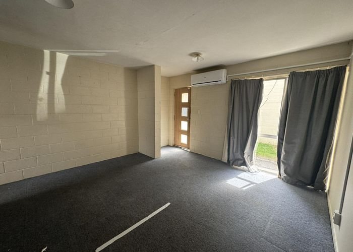  at 2/12 Wood Street, Wallaceville, Upper Hutt, Wellington