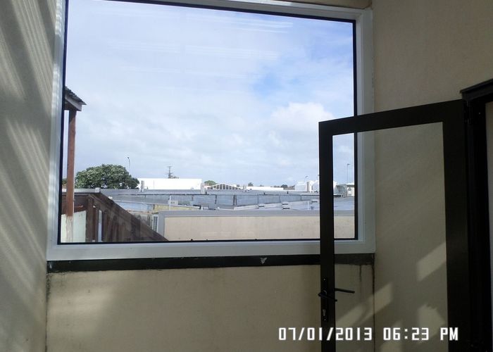  at 4/469 Lake Road, Takapuna, Auckland