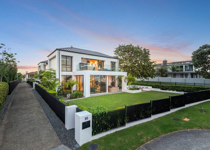  at 90 Marine Parade, Mellons Bay, Manukau City, Auckland