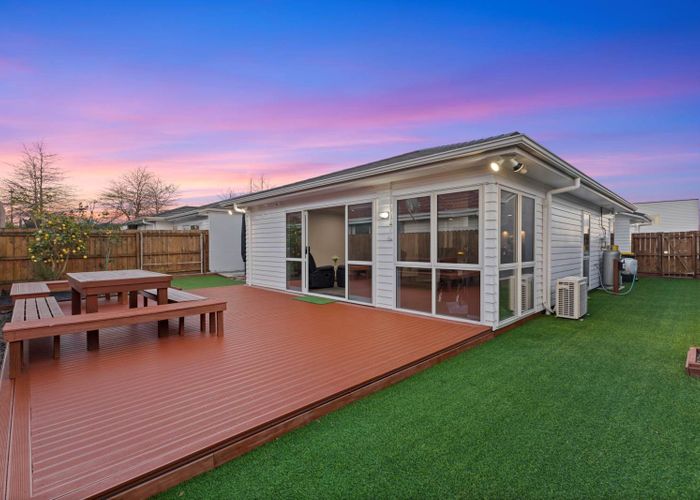  at 92  Popokatea Drive, Takanini, Papakura, Auckland