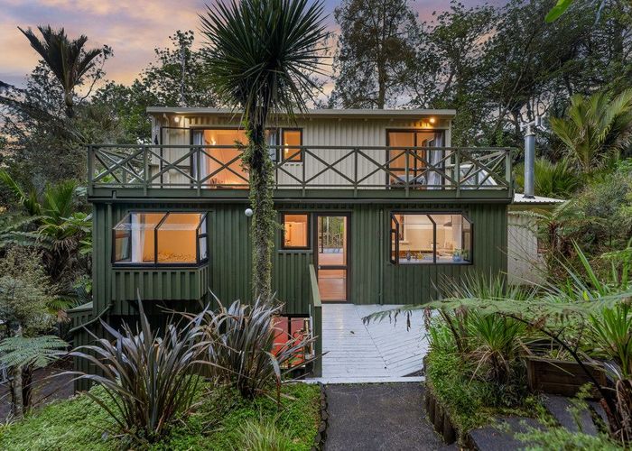  at 576C South Titirangi Road, Titirangi, Waitakere City, Auckland